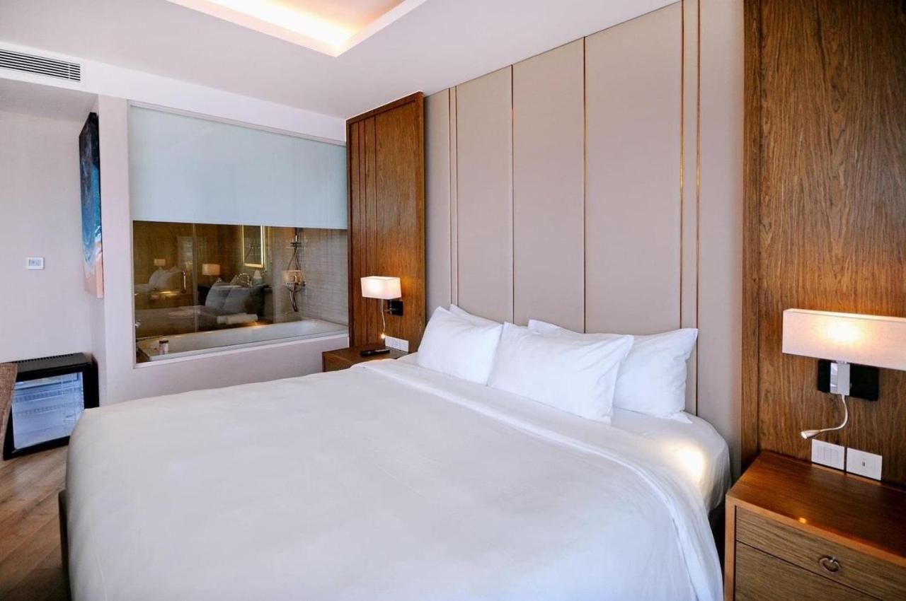 Kn Panorama Beachfront Condotel Нячанг Екстер'єр фото